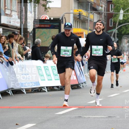 21.09.2025 - PSD Bank Halbmarathon Strokosch-Dieckow http://msf.ph/oto/8943642 21.09.2025 11:39:54 Ziel 1645, 1968, 2084, 2085, 2442, 4016, 4017 meine-sportfotos.de