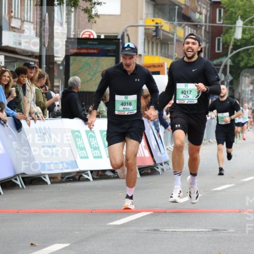 21.09.2025 - PSD Bank Halbmarathon Strokosch-Dieckow http://msf.ph/oto/8943644 21.09.2025 11:39:54 Ziel 1645, 1968, 2084, 2085, 2442, 4016, 4017 meine-sportfotos.de