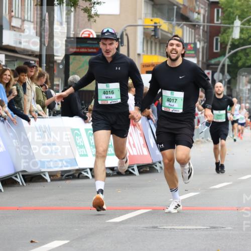 21.09.2025 - PSD Bank Halbmarathon Strokosch-Dieckow http://msf.ph/oto/8943649 21.09.2025 11:39:55 Ziel 1645, 1968, 2015, 2085, 2442, 4016, 4017 meine-sportfotos.de