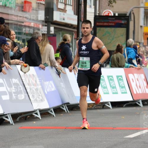 21.09.2025 - PSD Bank Halbmarathon Strokosch-Dieckow http://msf.ph/oto/8943650 21.09.2025 11:18:26 Ziel 1828 meine-sportfotos.de