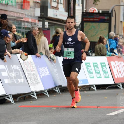 21.09.2025 - PSD Bank Halbmarathon Strokosch-Dieckow http://msf.ph/oto/8943654 21.09.2025 11:18:26 Ziel 1828 meine-sportfotos.de