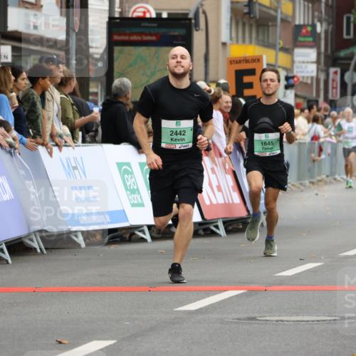 21.09.2025 - PSD Bank Halbmarathon Strokosch-Dieckow http://msf.ph/oto/8943655 21.09.2025 11:39:58 Ziel 1645, 1968, 2015, 2442, 4016, 4017 meine-sportfotos.de