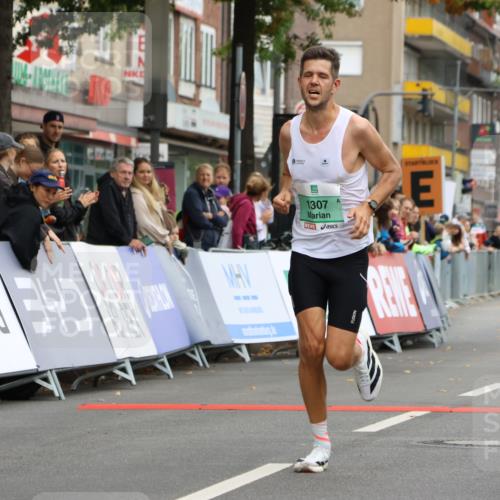 21.09.2025 - PSD Bank Halbmarathon Strokosch-Dieckow http://msf.ph/oto/8943735 21.09.2025 11:19:00 Ziel 1307, 1392 meine-sportfotos.de