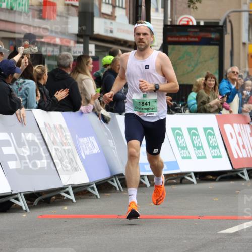 21.09.2025 - PSD Bank Halbmarathon Strokosch-Dieckow http://msf.ph/oto/8943815 21.09.2025 11:20:06 Ziel 1823, 1841 meine-sportfotos.de
