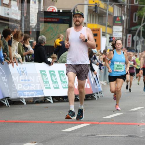 21.09.2025 - PSD Bank Halbmarathon Strokosch-Dieckow http://msf.ph/oto/8943829 21.09.2025 11:41:15 Ziel 1435, 1775, 1776, 1788, 2183, 2227, 3911, 4026 meine-sportfotos.de