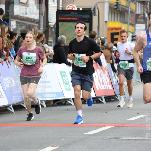 21.09.2025 - PSD Bank Halbmarathon Strokosch-Dieckow http://msf.ph/oto/8943854 21.09.2025 11:41:23 Ziel 1349, 1435, 1775, 1776, 1786, 1886, 2083, 2116, 2443, 3911, 4026 meine-sportfotos.de