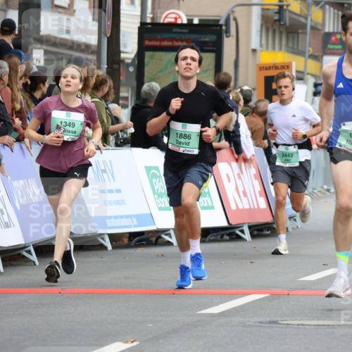 21.09.2025 - PSD Bank Halbmarathon Strokosch-Dieckow http://msf.ph/oto/8943857 21.09.2025 11:41:24 Ziel 1349, 1435, 1765, 1775, 1776, 1786, 1886, 2083, 2116, 2231, 2443, 3911 meine-sportfotos.de