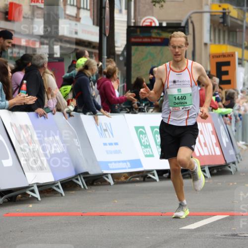 21.09.2025 - PSD Bank Halbmarathon Strokosch-Dieckow http://msf.ph/oto/8943894 21.09.2025 11:20:45 Ziel 1440, 1829, 1837 meine-sportfotos.de