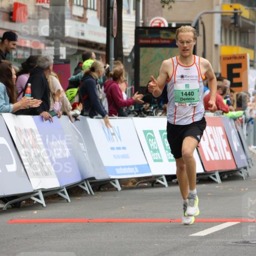21.09.2025 - PSD Bank Halbmarathon Strokosch-Dieckow http://msf.ph/oto/8943896 21.09.2025 11:20:45 Ziel 1440, 1829, 1837 meine-sportfotos.de