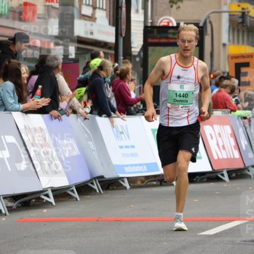 21.09.2025 - PSD Bank Halbmarathon Strokosch-Dieckow http://msf.ph/oto/8943903 21.09.2025 11:20:45 Ziel 1440, 1829, 1837 meine-sportfotos.de