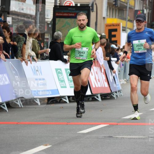 21.09.2025 - PSD Bank Halbmarathon Strokosch-Dieckow http://msf.ph/oto/8943914 21.09.2025 11:41:42 Ziel 1399, 1758, 1887, 2029, 2043, 2111, 3895 meine-sportfotos.de