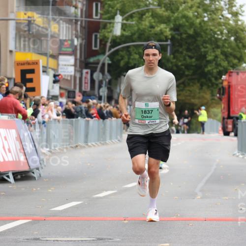 21.09.2025 - PSD Bank Halbmarathon Strokosch-Dieckow http://msf.ph/oto/8943922 21.09.2025 11:20:50 Ziel 1440, 1835, 1837 meine-sportfotos.de