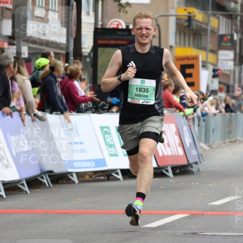 21.09.2025 - PSD Bank Halbmarathon Strokosch-Dieckow http://msf.ph/oto/8943930 21.09.2025 11:20:56 Ziel 1835, 1837, 1846, 1862 meine-sportfotos.de