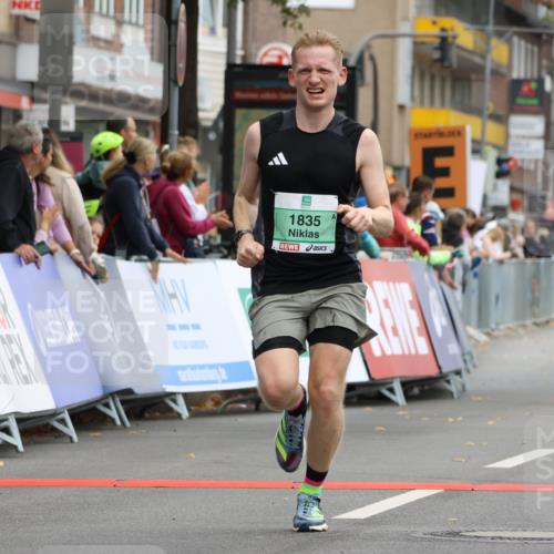 21.09.2025 - PSD Bank Halbmarathon Strokosch-Dieckow http://msf.ph/oto/8943933 21.09.2025 11:20:56 Ziel 1835, 1837, 1846, 1862 meine-sportfotos.de