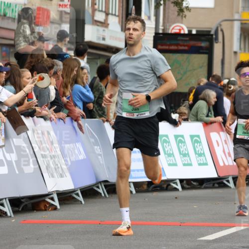 21.09.2025 - PSD Bank Halbmarathon Strokosch-Dieckow http://msf.ph/oto/8943938 21.09.2025 11:42:05 Ziel 1484, 1518, 1801, 2045, 2425 meine-sportfotos.de