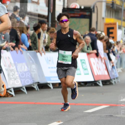 21.09.2025 - PSD Bank Halbmarathon Strokosch-Dieckow http://msf.ph/oto/8943941 21.09.2025 11:42:06 Ziel 1484, 1518, 1801, 2045, 2425 meine-sportfotos.de