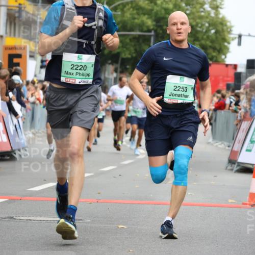 21.09.2025 - PSD Bank Halbmarathon Strokosch-Dieckow http://msf.ph/oto/8943981 21.09.2025 11:42:28 Ziel 1058, 1068, 1312, 1899, 1995, 2220, 2253, 2272, 2281, 2380, 3928, 3930, 4048 meine-sportfotos.de