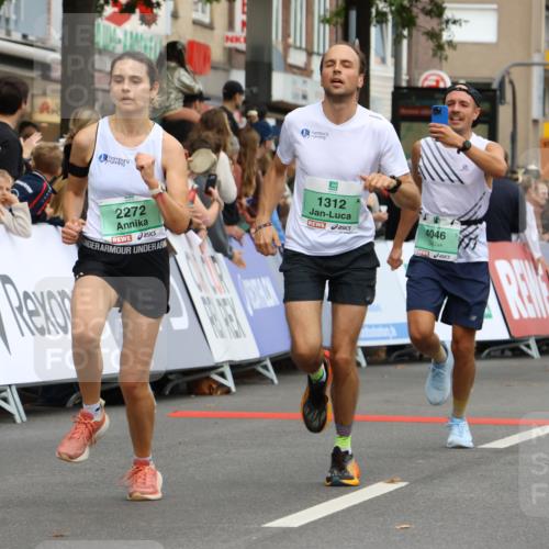 21.09.2025 - PSD Bank Halbmarathon Strokosch-Dieckow http://msf.ph/oto/8943993 21.09.2025 11:42:35 Ziel 1058, 1068, 1090, 1312, 1995, 2127, 2174, 2207, 2220, 2253, 2272, 2281, 3930, 4046 meine-sportfotos.de