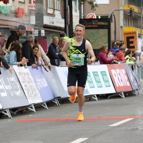21.09.2025 - PSD Bank Halbmarathon Strokosch-Dieckow http://msf.ph/oto/8944000 21.09.2025 11:22:21 Ziel 1826 meine-sportfotos.de