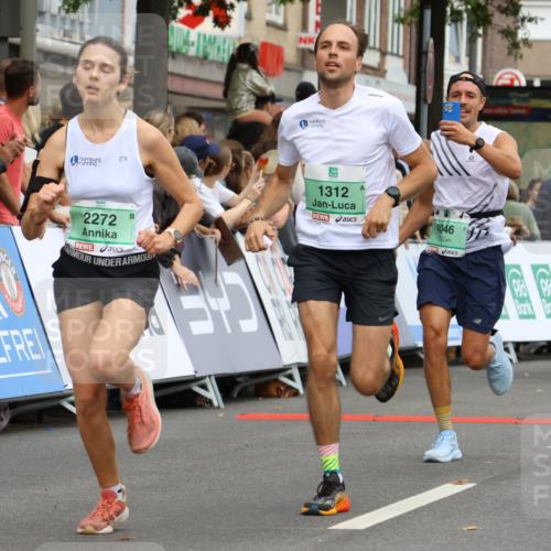 21.09.2025 - PSD Bank Halbmarathon Strokosch-Dieckow http://msf.ph/oto/8944001 21.09.2025 11:42:36 Ziel 1058, 1068, 1090, 1312, 1995, 2127, 2174, 2207, 2220, 2253, 2272, 2281, 3930, 4046 meine-sportfotos.de