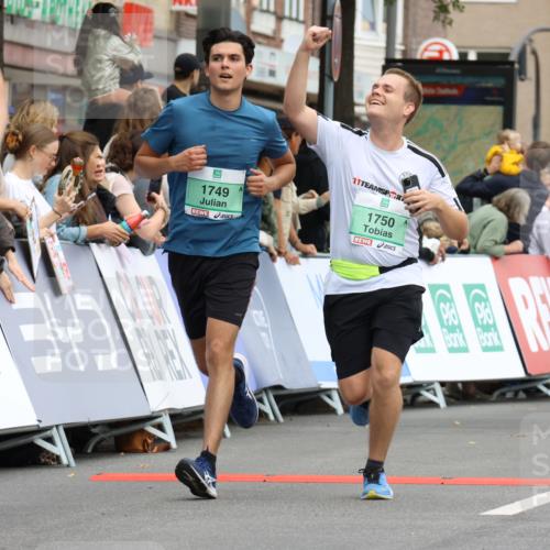 21.09.2025 - PSD Bank Halbmarathon Strokosch-Dieckow http://msf.ph/oto/8944027 21.09.2025 11:42:50 Ziel 1749, 1750, 2100, 2123, 2135, 2158, 2174, 2369, 3315 meine-sportfotos.de