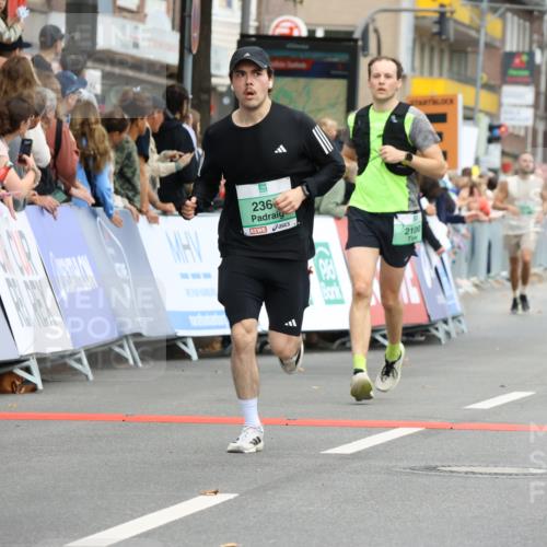 21.09.2025 - PSD Bank Halbmarathon Strokosch-Dieckow http://msf.ph/oto/8944039 21.09.2025 11:42:52 Ziel 1749, 1750, 2100, 2123, 2135, 2158, 2369, 2995, 3315 meine-sportfotos.de