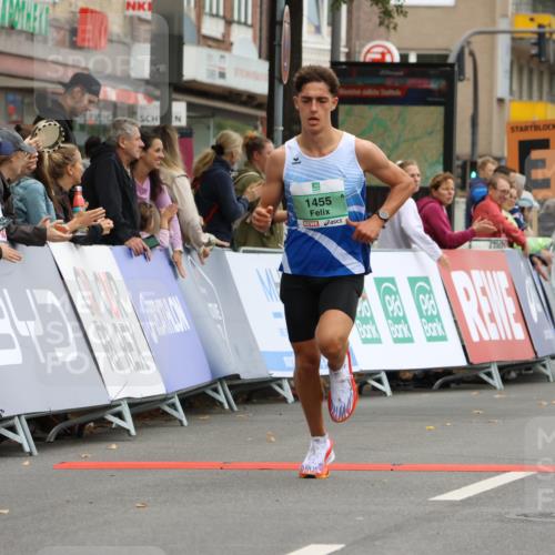 21.09.2025 - PSD Bank Halbmarathon Strokosch-Dieckow http://msf.ph/oto/8944069 21.09.2025 11:23:04 Ziel 1237, 1455, 1840 meine-sportfotos.de