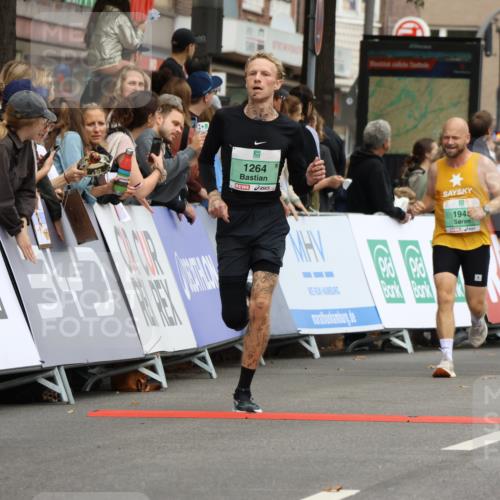 21.09.2025 - PSD Bank Halbmarathon Strokosch-Dieckow http://msf.ph/oto/8944080 21.09.2025 11:43:12 Ziel 1262, 1264, 1555, 1804, 1856, 1943, 2027, 2154, 2157, 2178, 2240, 2265 meine-sportfotos.de