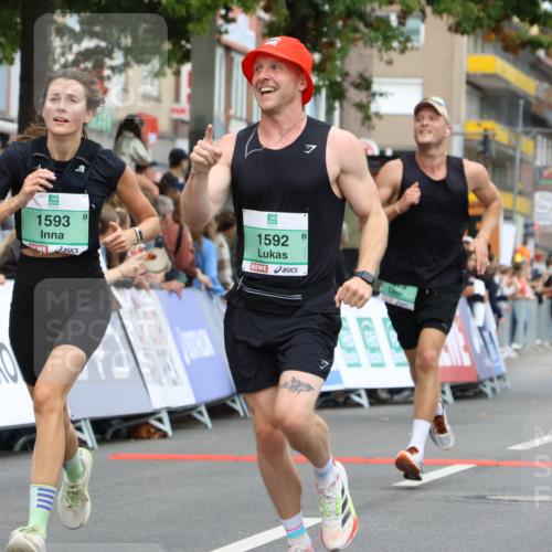 21.09.2025 - PSD Bank Halbmarathon Strokosch-Dieckow http://msf.ph/oto/8944112 21.09.2025 11:43:33 Ziel 1073, 1336, 1592, 1593, 1736, 2208, 2252, 2267, 3188, 3934 meine-sportfotos.de