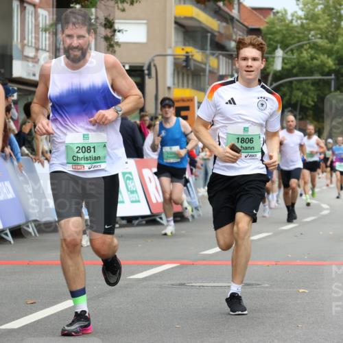 21.09.2025 - PSD Bank Halbmarathon Strokosch-Dieckow http://msf.ph/oto/8944204 21.09.2025 11:44:09 Ziel 1091, 1146, 1329, 1621, 1757, 1806, 1981, 1986, 2081, 2196, 2294, 2460, 3023, 4057 meine-sportfotos.de