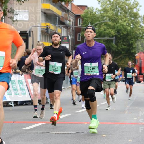 21.09.2025 - PSD Bank Halbmarathon Strokosch-Dieckow http://msf.ph/oto/8944215 21.09.2025 11:45:41 Ziel 1041, 1049, 1534, 2117, 2261, 2292, 2409, 2422, 2483, 3173 meine-sportfotos.de