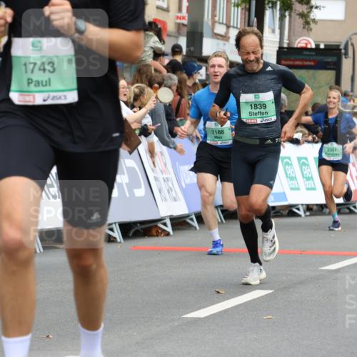 21.09.2025 - PSD Bank Halbmarathon Strokosch-Dieckow http://msf.ph/oto/8944260 21.09.2025 11:44:29 Ziel 1020, 1743, 1839, 1997, 2184, 2188, 2351, 2386, 3923 meine-sportfotos.de