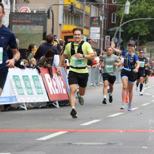 21.09.2025 - PSD Bank Halbmarathon Strokosch-Dieckow http://msf.ph/oto/8944276 21.09.2025 11:46:04 Ziel 1751, 2129, 2141, 2229, 2235 meine-sportfotos.de