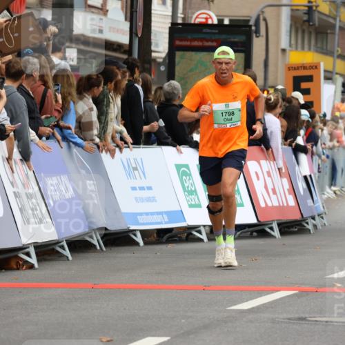 21.09.2025 - PSD Bank Halbmarathon Strokosch-Dieckow http://msf.ph/oto/8944292 21.09.2025 11:44:34 Ziel 1743, 1798, 1839, 2184, 2188, 2303, 2308, 2351 meine-sportfotos.de
