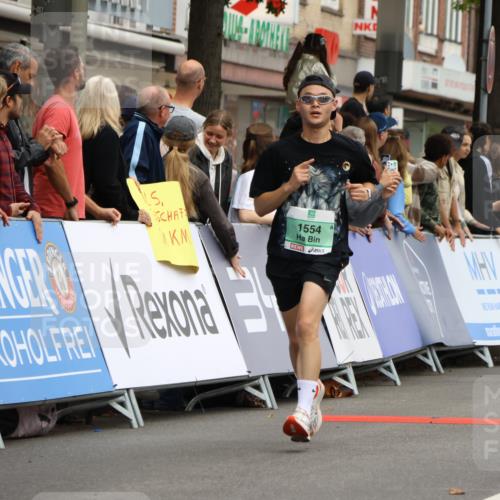 21.09.2025 - PSD Bank Halbmarathon Strokosch-Dieckow http://msf.ph/oto/8944326 21.09.2025 11:44:48 Ziel 1554, 2303, 2308 meine-sportfotos.de