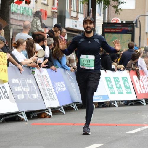 21.09.2025 - PSD Bank Halbmarathon Strokosch-Dieckow http://msf.ph/oto/8944336 21.09.2025 11:46:27 Ziel 1321, 1583, 2791, 2919, 2931, 3630 meine-sportfotos.de
