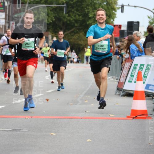21.09.2025 - PSD Bank Halbmarathon Strokosch-Dieckow http://msf.ph/oto/8944416 21.09.2025 11:46:48 Ziel 1368, 1465, 1582, 1601, 1810, 1956, 1993, 2112, 2155, 2634, 2657, 3102 meine-sportfotos.de