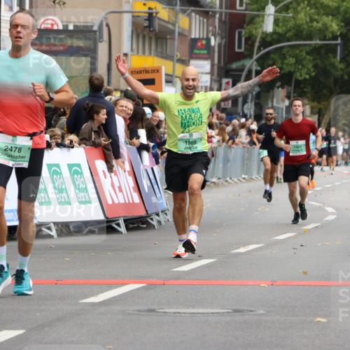 21.09.2025 - PSD Bank Halbmarathon Strokosch-Dieckow http://msf.ph/oto/8944445 21.09.2025 11:47:01 Ziel 1368, 1465, 1965, 1993, 2070, 2078, 2478, 3078 meine-sportfotos.de