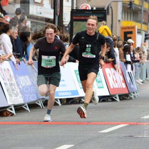 21.09.2025 - PSD Bank Halbmarathon Strokosch-Dieckow http://msf.ph/oto/8944477 21.09.2025 11:47:29 Ziel 1164, 1530, 2049, 2234, 2522, 2570, 2971, 3389 meine-sportfotos.de