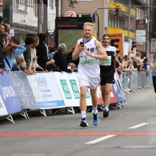 21.09.2025 - PSD Bank Halbmarathon Strokosch-Dieckow http://msf.ph/oto/8944497 21.09.2025 11:47:45 Ziel 1962, 2193, 2276, 2394, 2570 meine-sportfotos.de