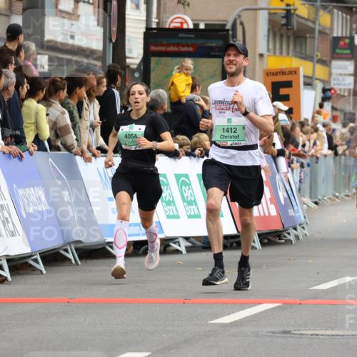 21.09.2025 - PSD Bank Halbmarathon Strokosch-Dieckow http://msf.ph/oto/8944517 21.09.2025 11:48:00 Ziel 1067, 1081, 1412, 1962, 2230, 2233, 2725, 4054 meine-sportfotos.de