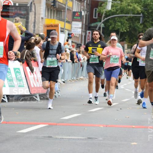 21.09.2025 - PSD Bank Halbmarathon Strokosch-Dieckow http://msf.ph/oto/8944531 21.09.2025 11:48:10 Ziel 1067, 1311, 1412, 1529, 1624, 2230, 2259, 2293, 2378, 2880, 3169, 3926, 4054 meine-sportfotos.de
