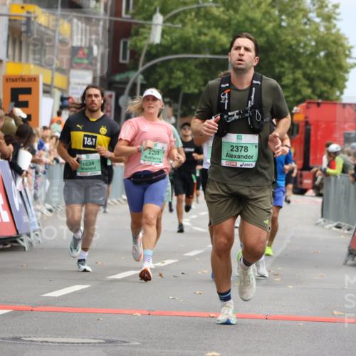 21.09.2025 - PSD Bank Halbmarathon Strokosch-Dieckow http://msf.ph/oto/8944536 21.09.2025 11:48:11 Ziel 1067, 1311, 1529, 1624, 2230, 2259, 2293, 2378, 2880, 3169, 3921, 3926, 4054 meine-sportfotos.de