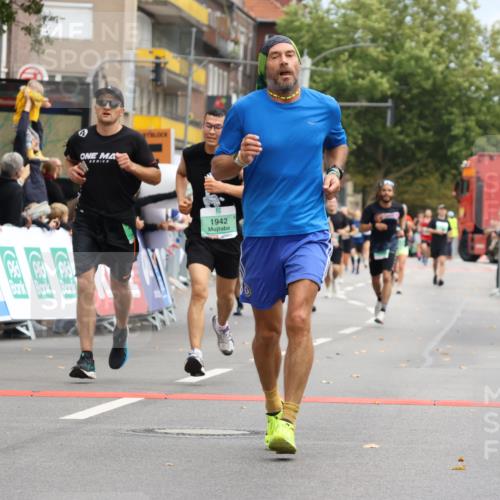 21.09.2025 - PSD Bank Halbmarathon Strokosch-Dieckow http://msf.ph/oto/8944547 21.09.2025 11:48:19 Ziel 1311, 1529, 1624, 1942, 2259, 2293, 2378, 2880, 3169, 3921, 3926 meine-sportfotos.de