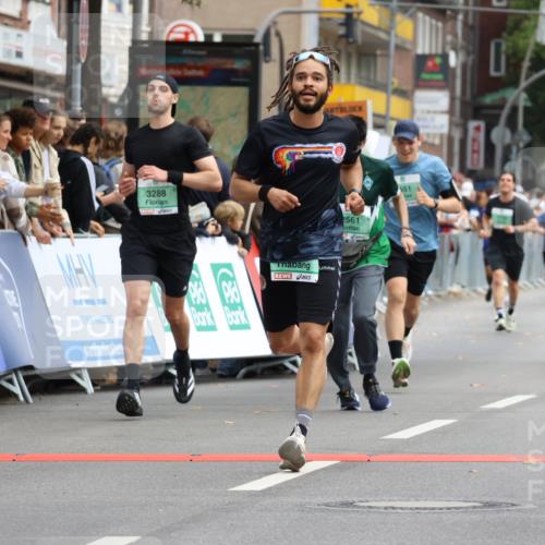 21.09.2025 - PSD Bank Halbmarathon Strokosch-Dieckow http://msf.ph/oto/8944549 21.09.2025 11:48:26 Ziel 1234, 1942, 2182, 2259, 2551, 2561, 3288, 3921 meine-sportfotos.de
