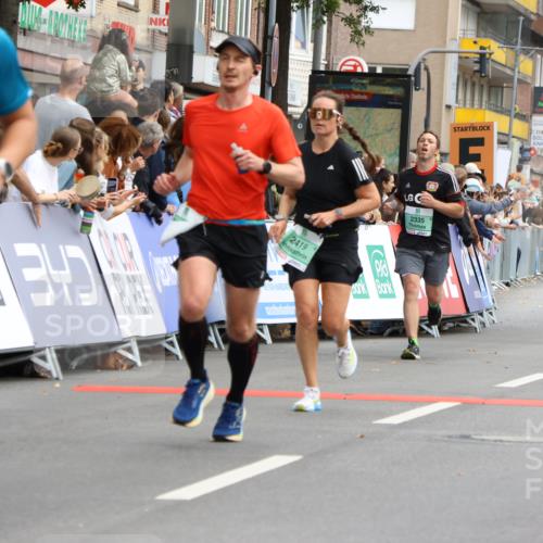 21.09.2025 - PSD Bank Halbmarathon Strokosch-Dieckow http://msf.ph/oto/8944602 21.09.2025 11:48:49 Ziel 1129, 1271, 1983, 1987, 2004, 2053, 2106, 2214, 2307, 2335, 2419, 2438, 2445, 2777 meine-sportfotos.de