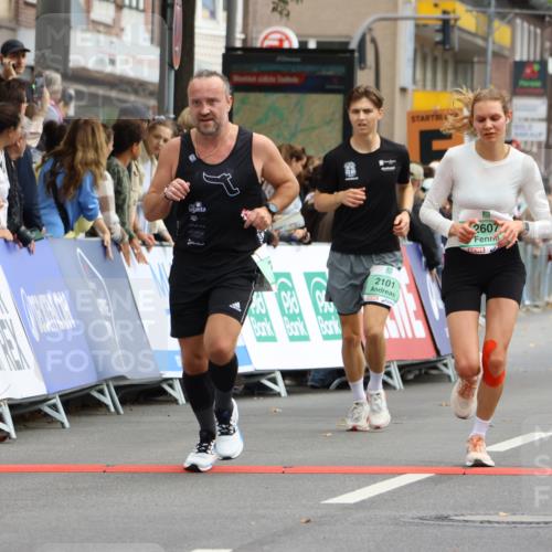 21.09.2025 - PSD Bank Halbmarathon Strokosch-Dieckow http://msf.ph/oto/8944654 21.09.2025 11:49:23 Ziel 1257, 1356, 2010, 2101, 2322, 2463, 2607, 2737, 2830, 3376, 3896, 4010 meine-sportfotos.de
