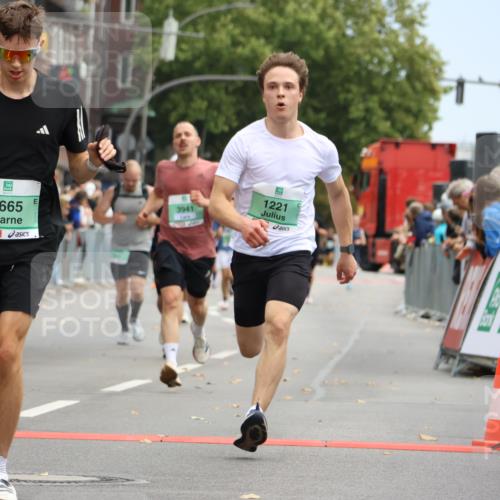 21.09.2025 - PSD Bank Halbmarathon Strokosch-Dieckow http://msf.ph/oto/8944684 21.09.2025 11:49:53 Ziel 1010, 1221, 1328, 2056, 2181, 2257, 2462, 2601, 2677, 3086, 3665, 3941 meine-sportfotos.de