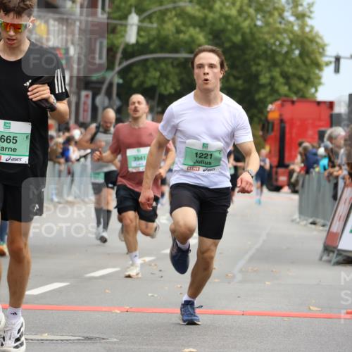 21.09.2025 - PSD Bank Halbmarathon Strokosch-Dieckow http://msf.ph/oto/8944686 21.09.2025 11:49:53 Ziel 1010, 1221, 1328, 2056, 2181, 2257, 2462, 2601, 2677, 3086, 3665, 3941 meine-sportfotos.de