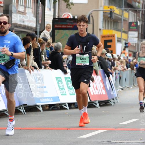 21.09.2025 - PSD Bank Halbmarathon Strokosch-Dieckow http://msf.ph/oto/8944807 21.09.2025 11:51:17 Ziel 1250, 1537, 2295, 2402, 2662, 2951 meine-sportfotos.de
